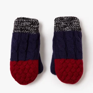 Moufles à torsades en tricot