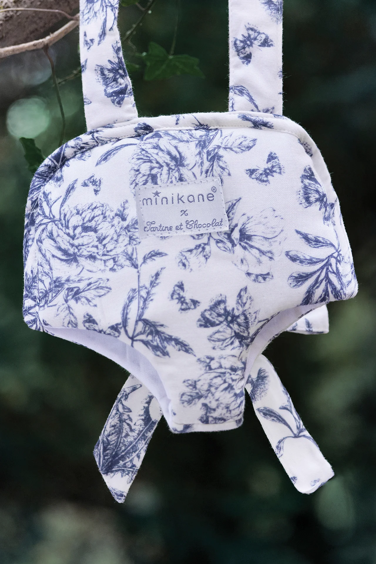 Porte Poupon - Minikane x Tartine et Chocolat Toile de Jouy bleu – Image 4