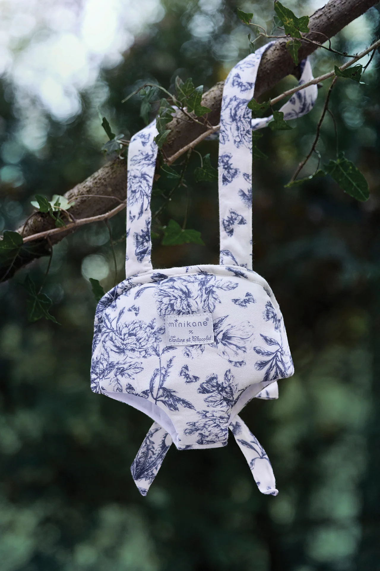 Porte Poupon - Minikane x Tartine et Chocolat Toile de Jouy bleu – Image 5