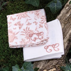 Set de 2 Langes - Imprimé inspiration Toile de Jouy rose